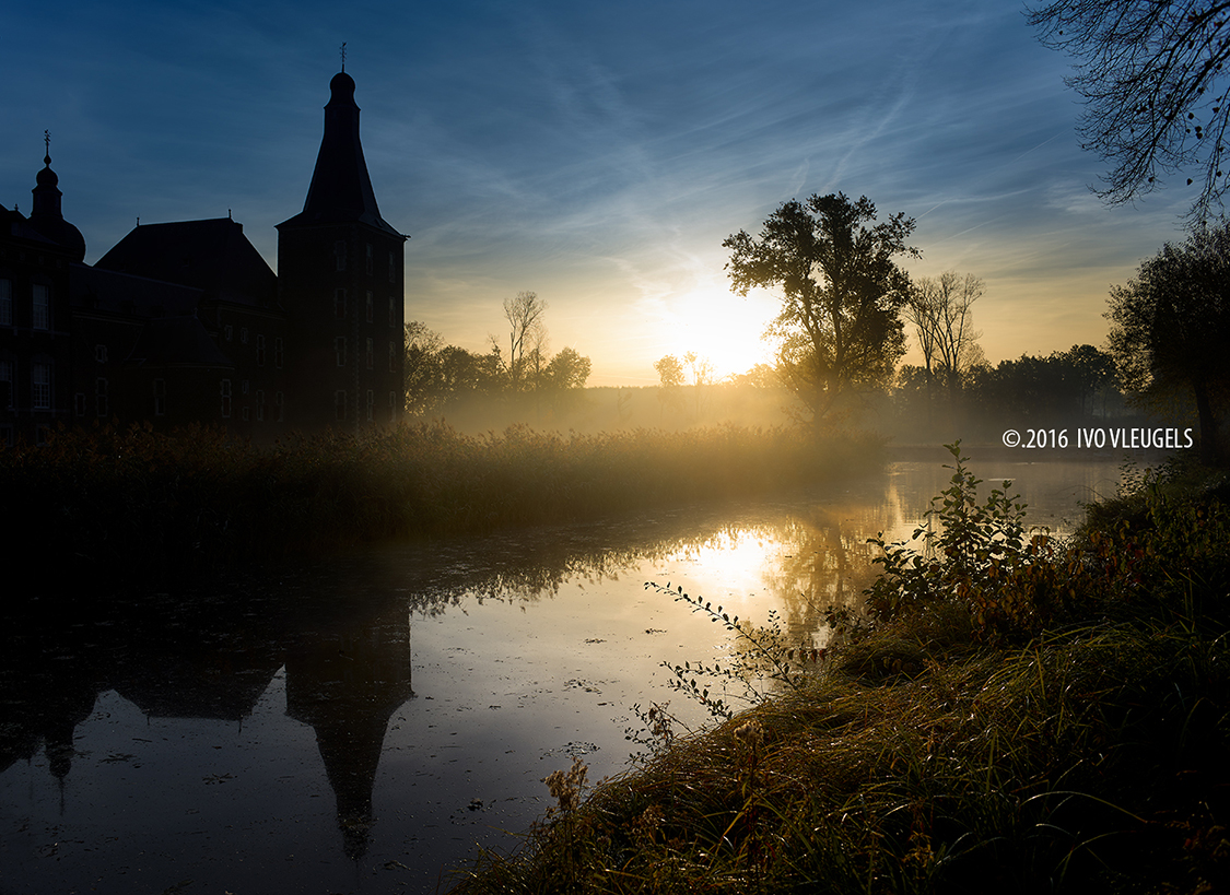 kasteel Hoensbroek 11 2016 FB copyright Ivo Vleugels Kasteel Hoensbroek - zonsopkomst - landschapsfotografie Ivo Vleugels